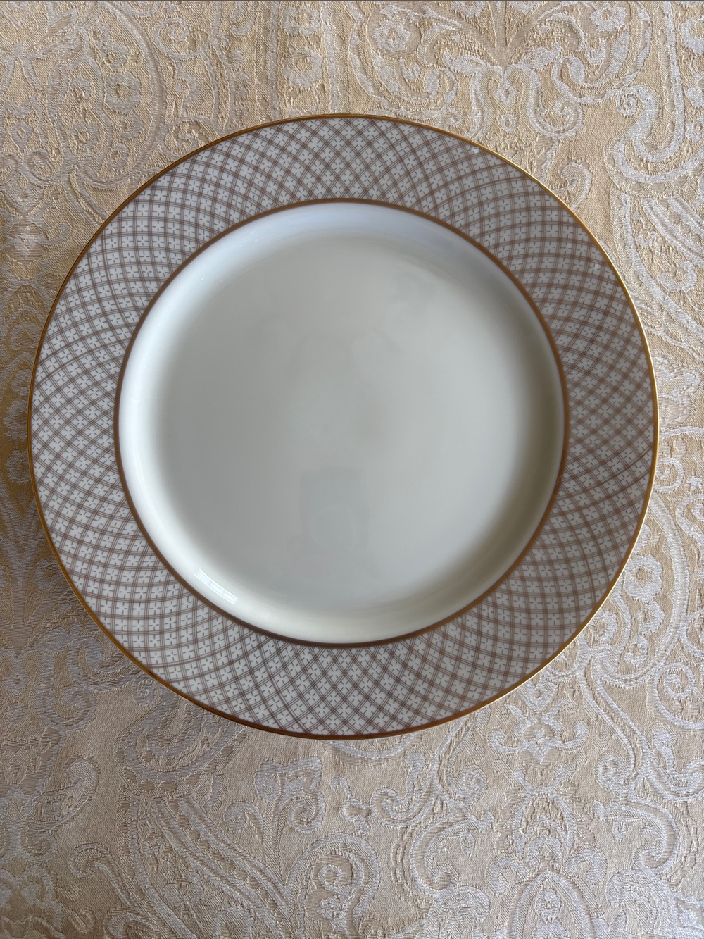 Fits and Floyd Dynasty Porcelain Dinner Plates. Set of four.